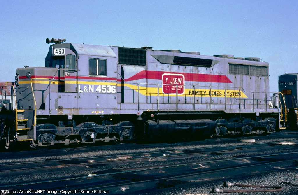 Louisville & Nashville SD35 #4536, converted to yard power use, in Boyles Yard